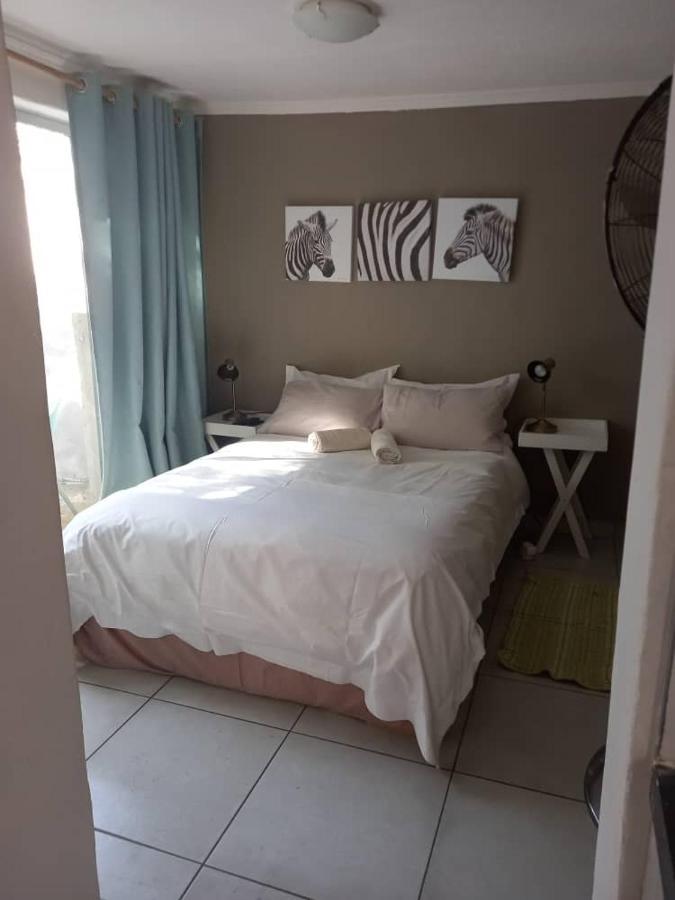 Self-Catering Studio, Unit 3 On Krupp Віндгук Екстер'єр фото