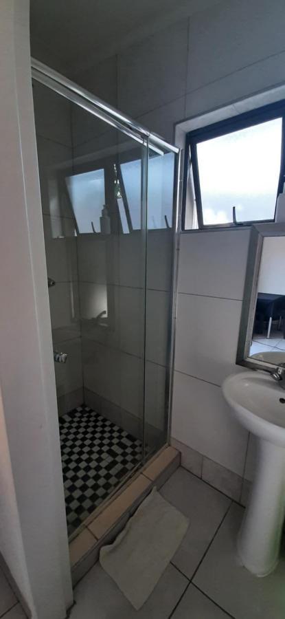 Self-Catering Studio, Unit 3 On Krupp Віндгук Екстер'єр фото